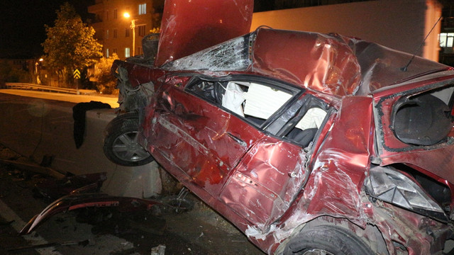 Gölcük'te trafik kazası: 3 yaralı