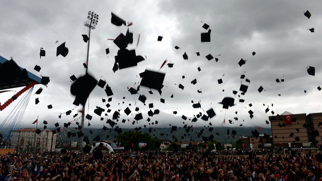 GOÜ’de mezuniyet töreni