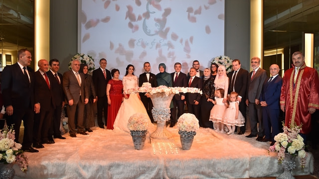 Abdullah Gül Kayseride nikah şahidi oldu
