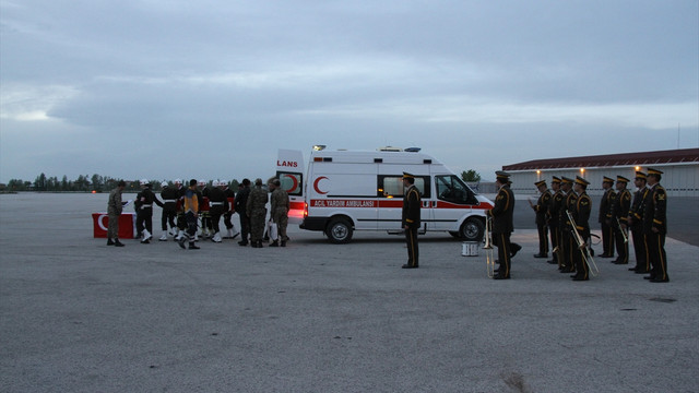 Şehit Uzman Çavuş Kartal için Hakkaride tören düzenlendi