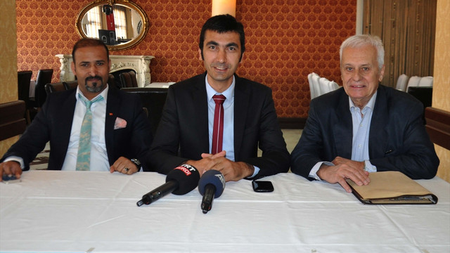 Hayatın Önüne Park Etme Ambulansı Bekletme