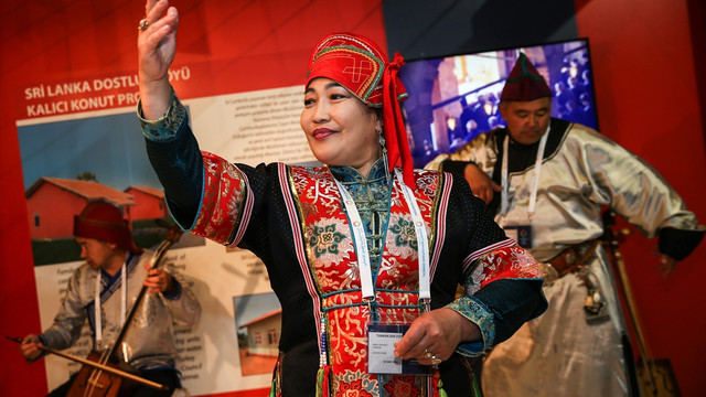 Hoton Türkleri, Dünya İnsani Zirvesi'ne konuk oldu