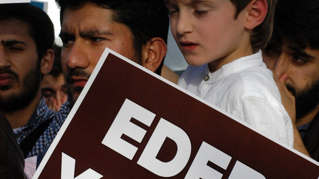 İstanbul Modest Fashion Week protesto edildi