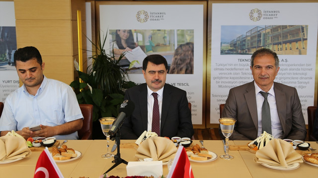 İstanbul Valisi, habercilerle bir araya geldi