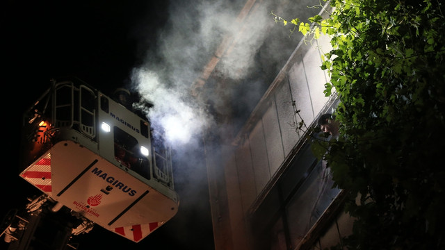 İstanbul Fatihte bir iş yeri yandı!