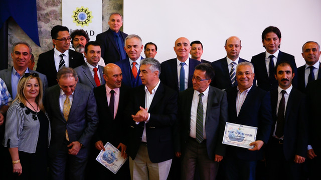 İzmir'de Temiz Enerji Zirvesi gerçekleştirildi