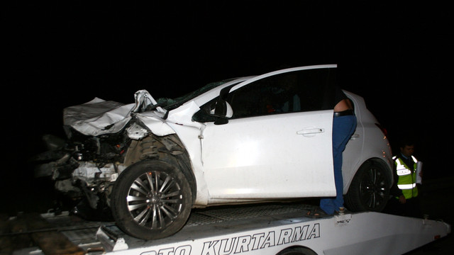 İzmirde trafik kazası: 1 ölü 1 yaralı