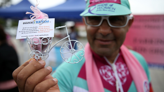 Kadın Kanseri Farkındalığı için Bisiklet Turu