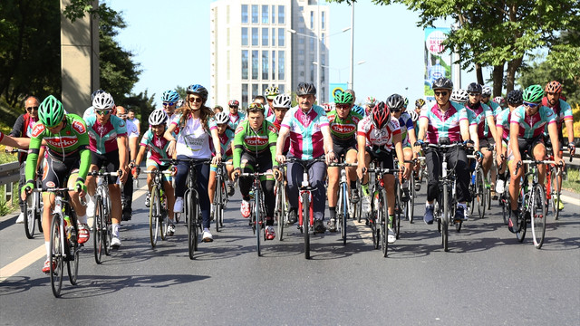 Bakan Müezzinoğlu kansere karşı pedal çevirdi