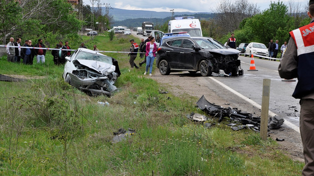 Kastamonuda feci kaza: 3 ölü 4 yaralı