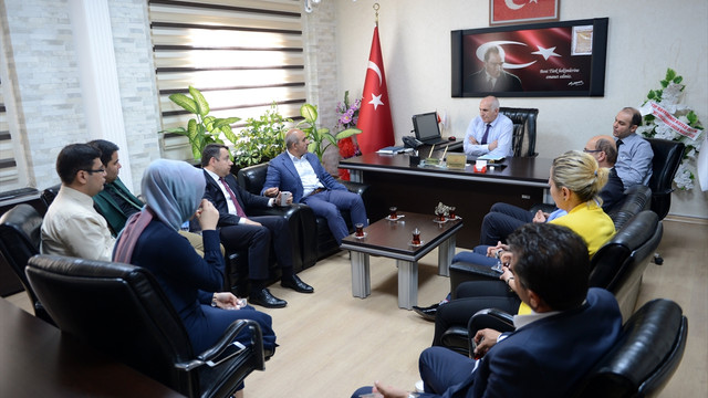 Kilis Belediye Başkanı Kara'dan sağlık çalışanlarına destek ziyareti