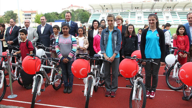 Kırklareli'de 419 öğrenciye bisiklet dağıtıldı