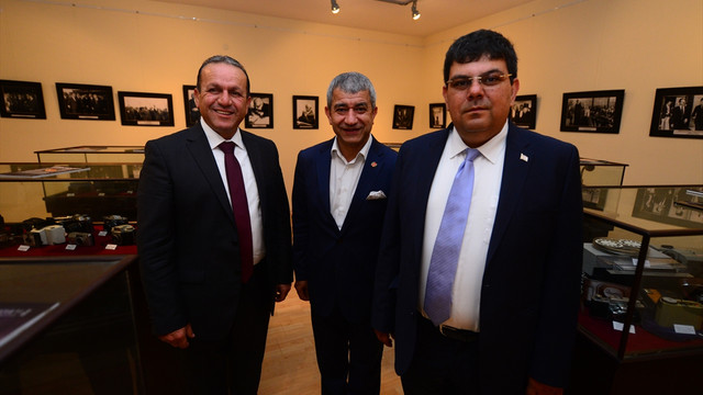 Beklesin Evren... 
KKTC'li bakanlar Antalya'da