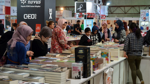 Kocaeli Kitap Fuarı'na yoğun ilgi