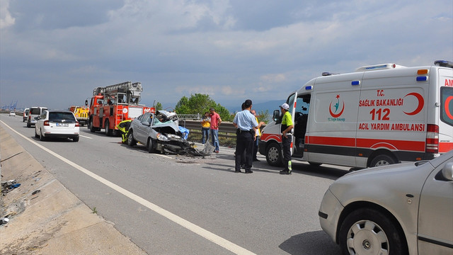 Kocaeli'de otomobil devrildi: 1 ölü