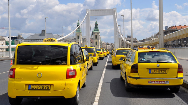 Macaristan'da Uber protestosu