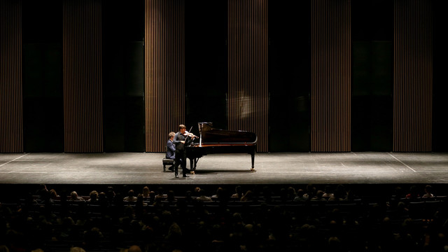 Metrodaki Kemancı İstanbul'da konser verdi