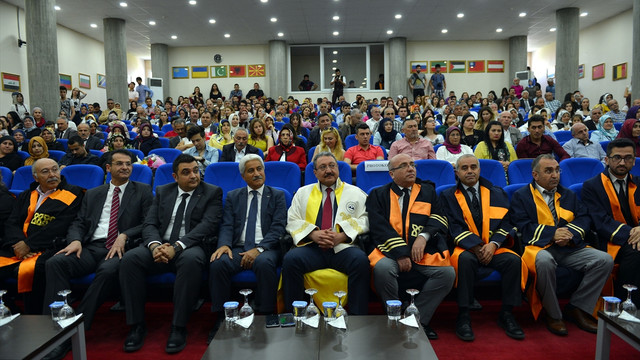 Mezuniyetlerini kuşak bağlayarak kutladılar