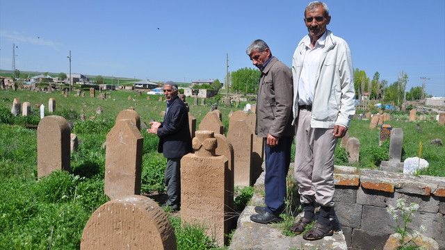 Muş'taki tarihi mezarlığın tahrip edildiği iddiası