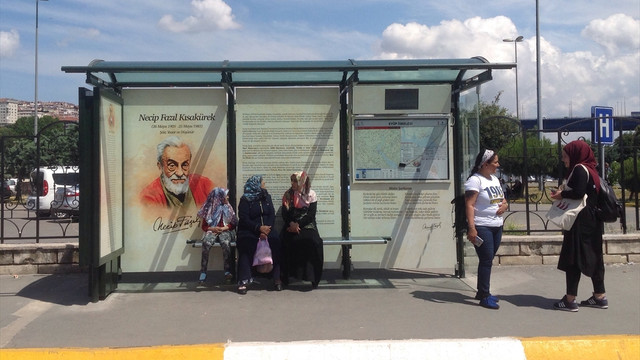 İETT'den Necip Fazıl'a vefa durağı