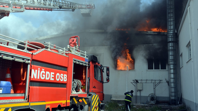 Niğde'de fabrika yangını