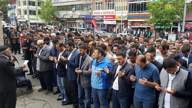 Nizami'nin idam edilmesine tepkiler