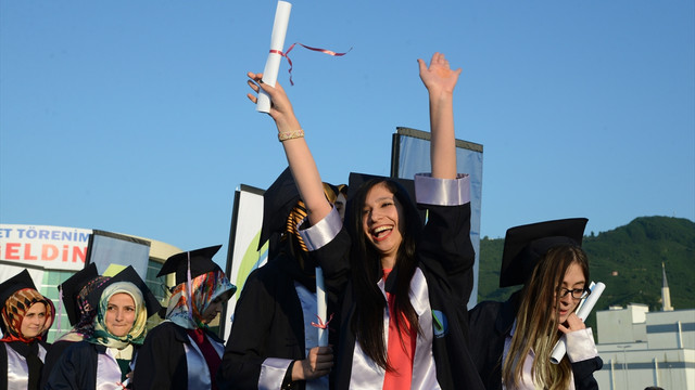 ODÜ'de mezuniyet töreni