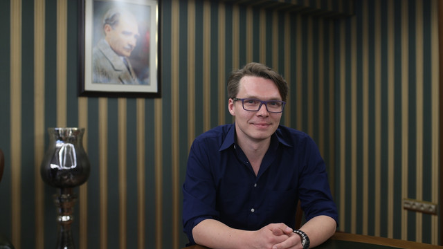 Ödüllü fotoğrafçı Ponomarev'den AA'ya ziyaret