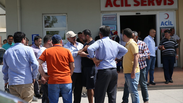 Antalyada oğlunun güreşini izlerken kalp krizi geçirdi