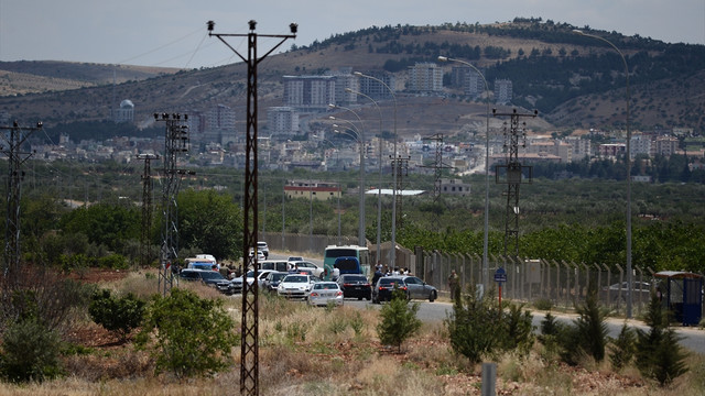Oğuzeli'nde boş araziye 2 roket mermisi düştü