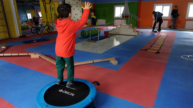 Otizmi sporla aşıyorlar