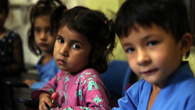 Pakistan'daki küçük Afgan mültecilere Türkiye'den dost eli