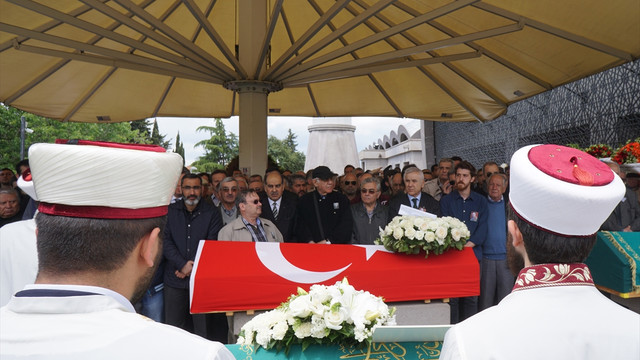 Prof. Dr. Akün son yolculuğuna uğurlandı