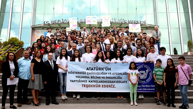 Prof. Dr. Sancar, Beylikdüzü'nde gençlerle buluştu