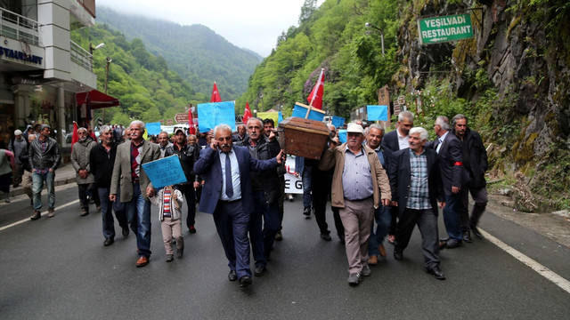 Rizede sit alanı uygulamasına tabutlu tepki