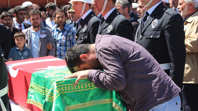Şehit polis memuru Erbaş Yozgatta toprağa verildi