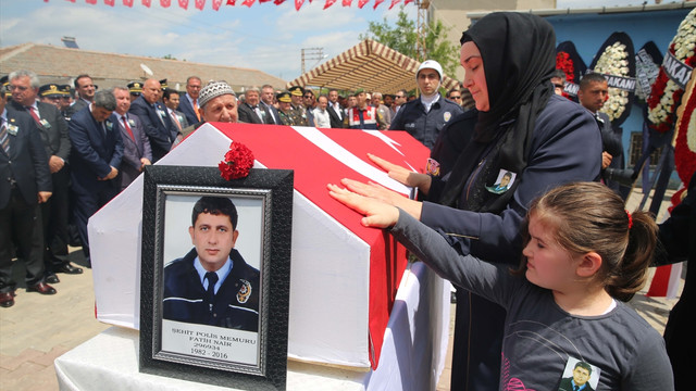 Şehit polis Nair son yolculuğuna uğurlandı