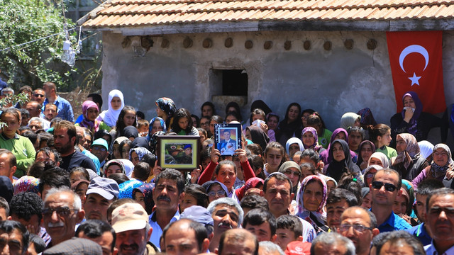 Şehit Uzman Çavuş Ay son yolculuğuna uğurlandı