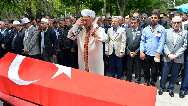 Şehitlerimizi uğurluyoruz