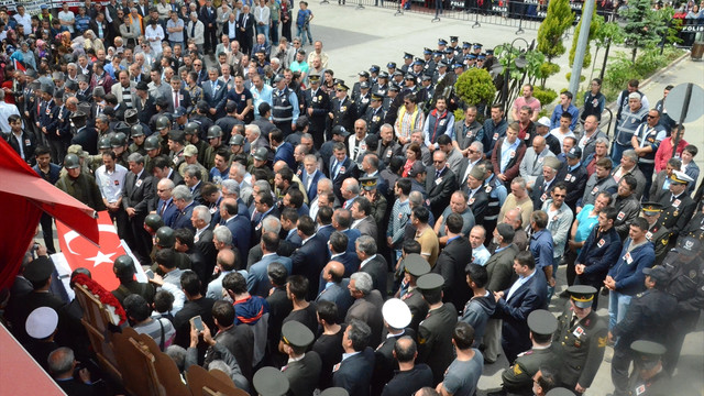 Şehitlerimizi uğurluyoruz