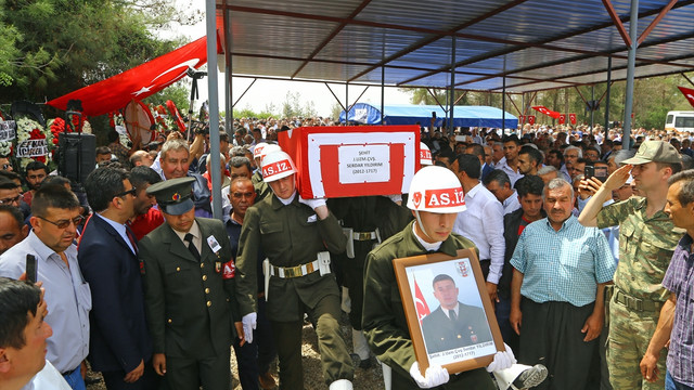 Şehitlerimizi uğurluyoruz