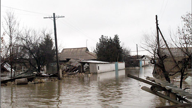 Tacikistanda sel felaketi 2 can aldı