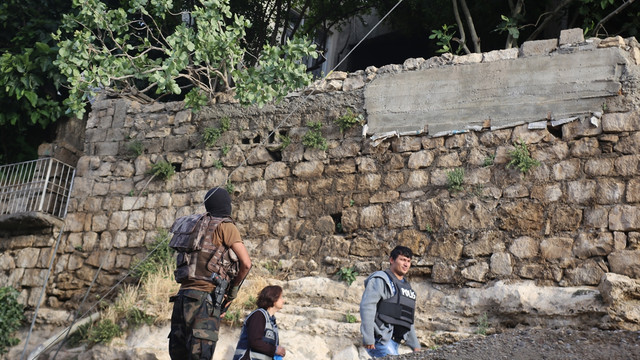 Siirt merkezli FETÖ operasyonunda 3 kişi gözaltına alındı