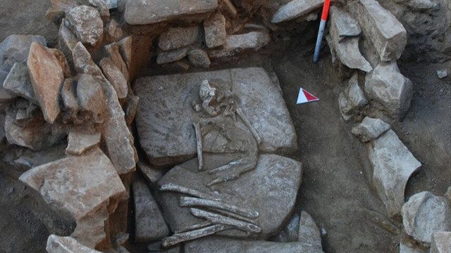 Silivri'de 5 bin yıllık savaşçı mezarı bulundu