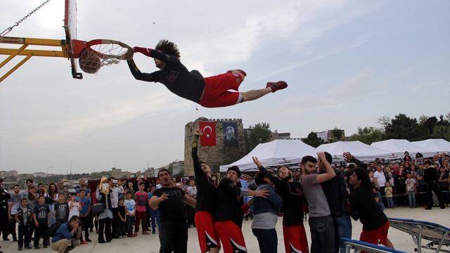 Sinop'ta akrobatik basketbol gösterisi