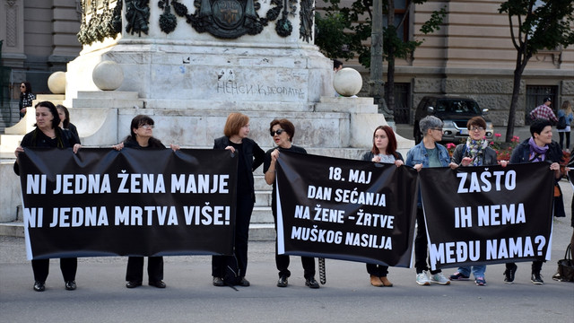 Sırbistan'da kadına karşı şiddet protesto edildi