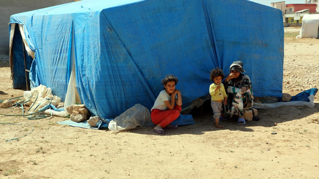Suriyelilerin çadırda zorlu yaşamı