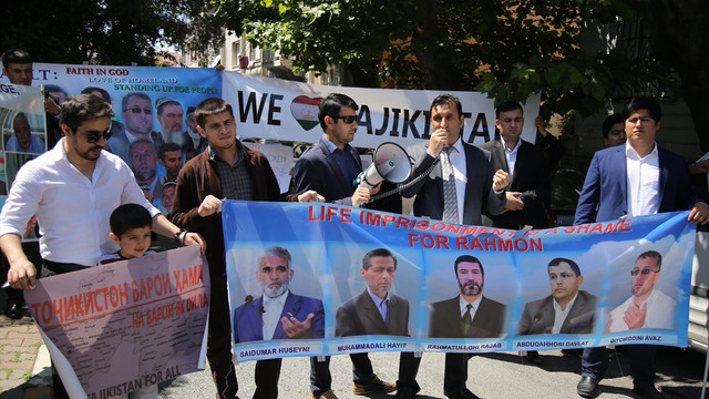 Tacikistan Başkonsolosluğu önünde eylem