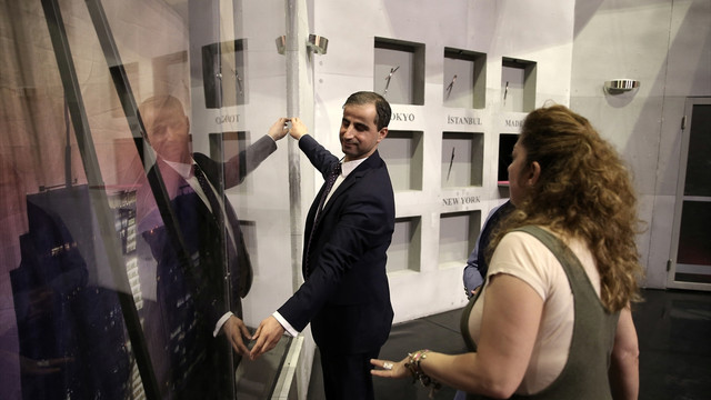 Tiyatroda engeller kalkacak