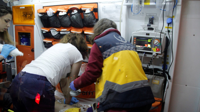 Trafik kazasında kalbi duran sürücü hayata döndürüldü